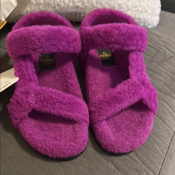 Fendi Shearling FF Fendi Feel Sandals Bouganville - Picture 10 of 10